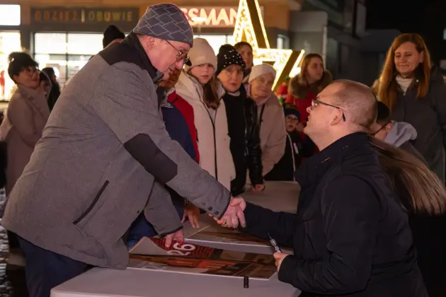 Miejskie kalendarze Lęborka na 2026 rok trafiły do mieszkańców