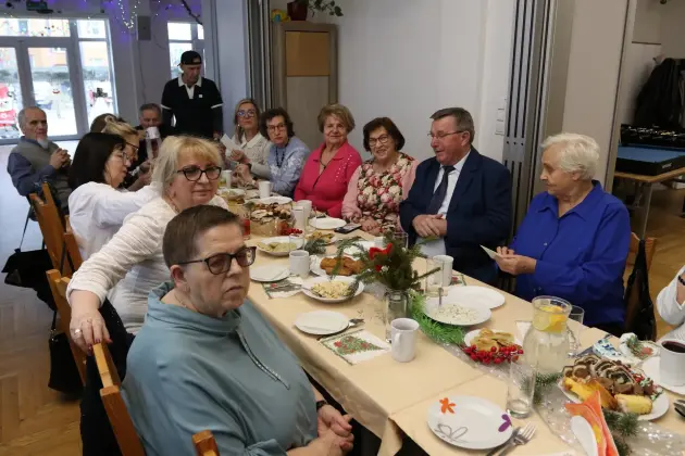 Wigilijne spotkanie z seniorami w Bazie