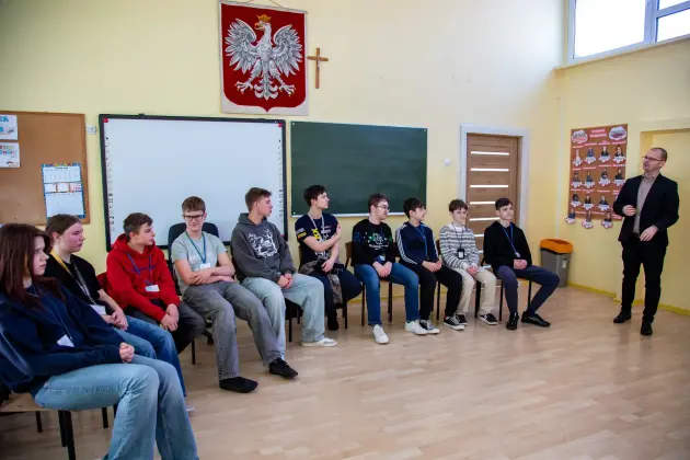 Lekcja obywatelska w SP 5 – burmistrz odpowiadał na pytania uczniów