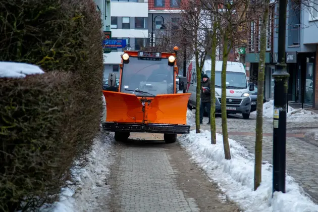 AKCJA ZIMA w Lęborku. Walka z gołoledzią