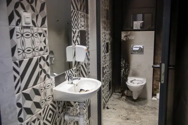 Pożar w publicznej toalecie – szybkie działania Straży Miejskiej