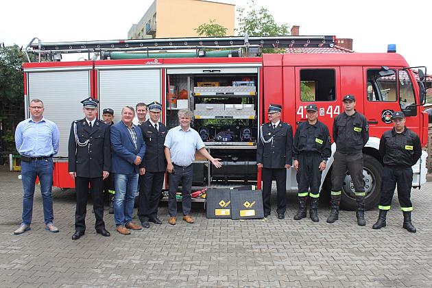 Strażacy ochotnicy z nowym sprzętem ratowniczym
