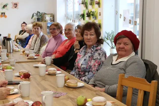 Z serdecznymi życzeniami z okazji Dnia Kobiet