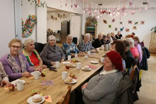 Z serdecznymi życzeniami z okazji Dnia Kobiet