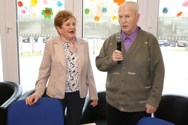 Z serdecznymi życzeniami z okazji Dnia Kobiet