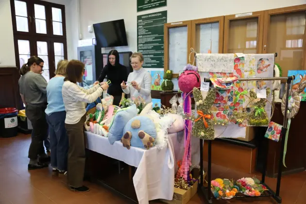 Warsztaty Terapii Zajęciowej w Lęborku zapraszają dziś do Urzędu Miejskiego na wielkanocny kiermasz!