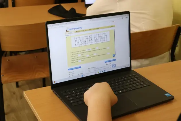 Sprzęt komputerowy za niemal 650 tys. zł dla uczniów szkół podstawowych