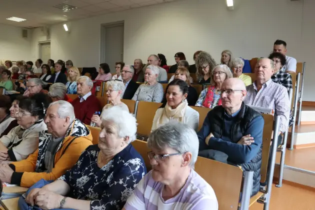 Profilaktyka, wiedza i aktywność – seniorzy rozmawiali o zdrowiu mózgu