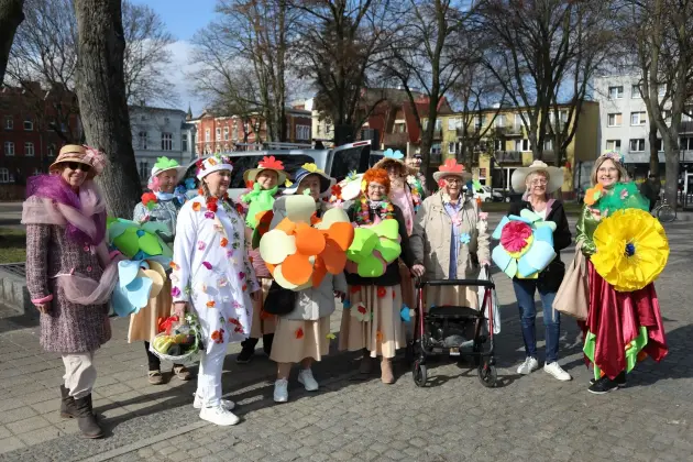 Wiosna przyszła do Lęborka! Setki dzieci w barwnym korowodzie