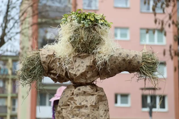 Wiosna przyszła do Lęborka! Setki dzieci w barwnym korowodzie