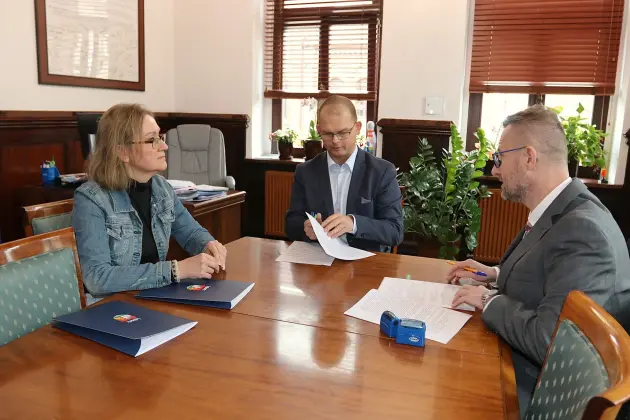 Umowa podpisana – ruszają prace projektowe przebudowy ulicy Portowej