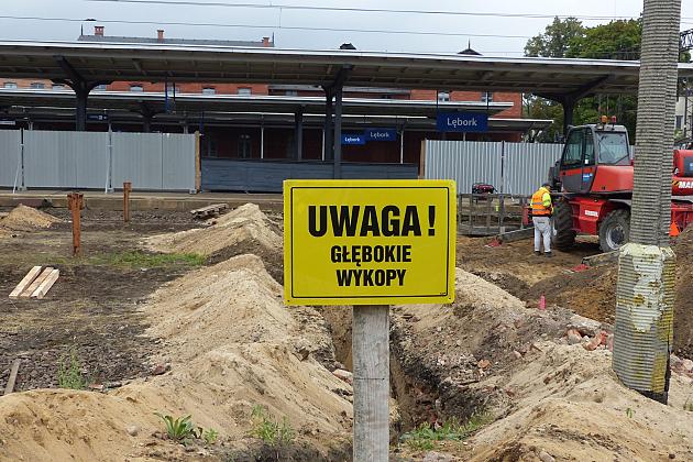 Kopią tunel pod torami kolejowymi