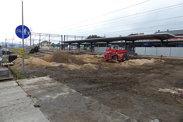 Kopią tunel pod torami kolejowymi
