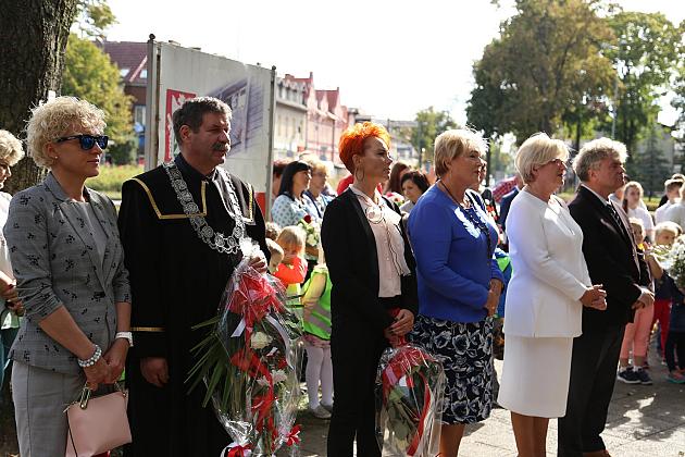 Dzień Sybiraka. Kwiaty i znicze pod Pomnikiem Zesłańców Sybiru
