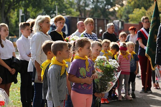 Dzień Sybiraka. Kwiaty i znicze pod Pomnikiem Zesłańców Sybiru