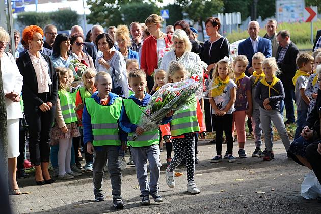 Dzień Sybiraka. Kwiaty i znicze pod Pomnikiem Zesłańców Sybiru