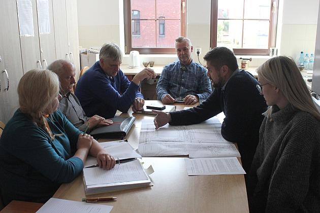 Trybuna na stadionie. Trwają konsultacje z projektantami