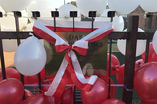 „Dąb Niepodległości” w Szkole Podstawowej nr 3 w Lęborku