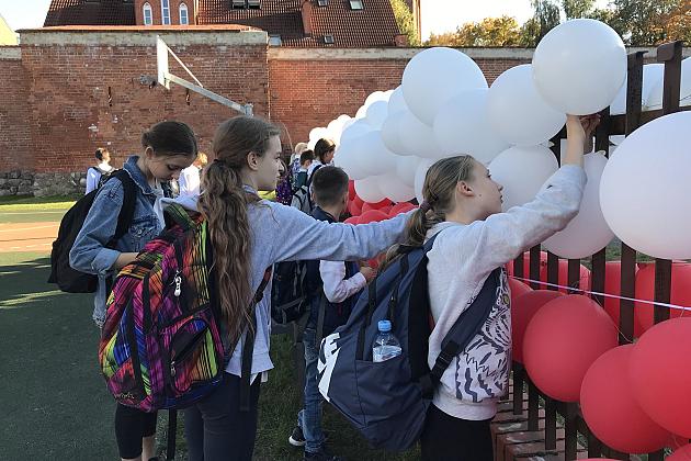 „Dąb Niepodległości” w Szkole Podstawowej nr 3 w Lęborku