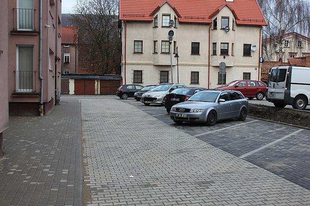 Nowe miejsca postojowe na zapleczu Orzeszkowej i „Belwederu”