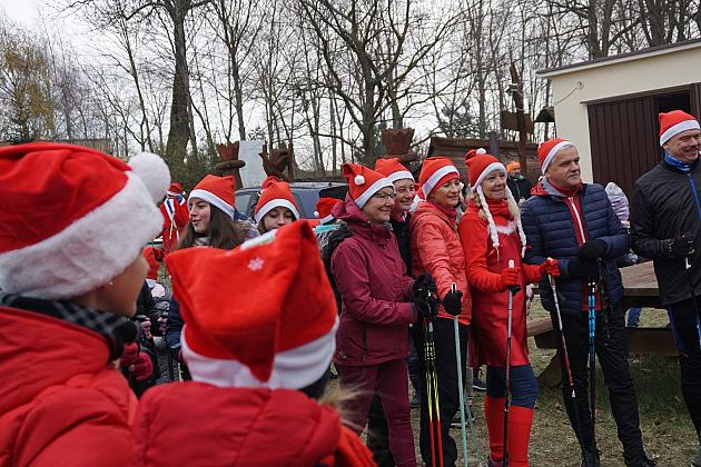 Mikołaje maszerowały z kijkami