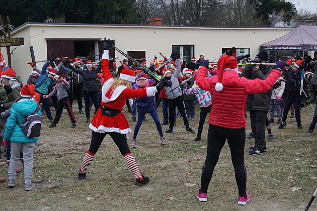 Mikołaje maszerowały z kijkami