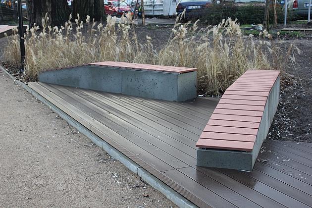 Skwer przy Przymurnej. Zabawa i wypoczynek