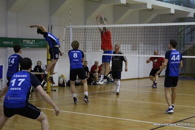 Dachy Bianga Żubry Lębork liderem Amatorskiej Ligi Siatkówki w Lęborku.