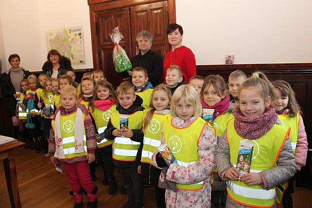 Przedświąteczna wizyta przedszkolaków