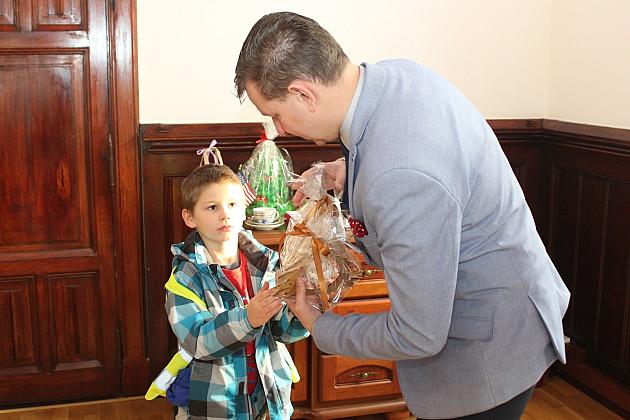 Przedświąteczna wizyta przedszkolaków