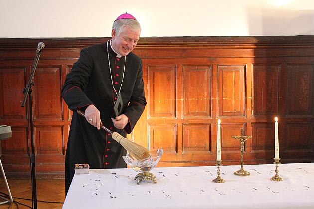Biskup Kasyna z kolędą w ratuszu