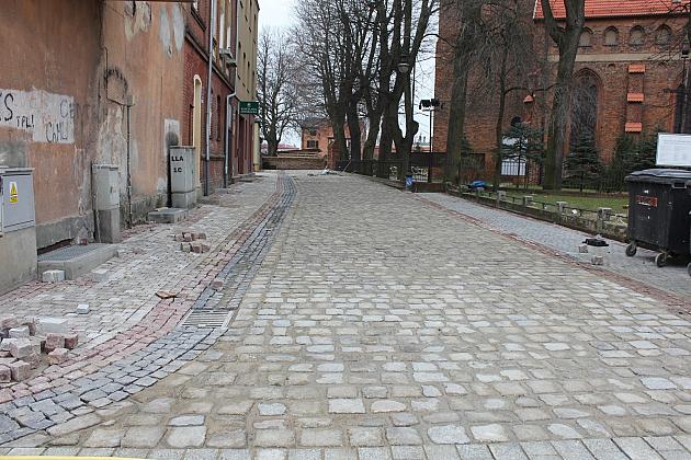 Franciszkańska i Armii Krajowej wybrukowana. Czas na Młynarską