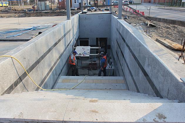 Tunel pod torami kolejowymi coraz bliżej