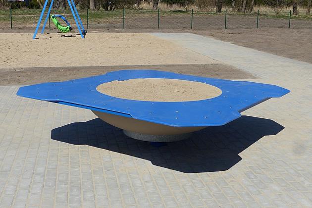 Plac zabaw przy Komuny Paryskiej otwarty!