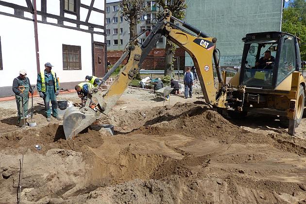 Długosza i Gdańska otwarte. Wykopy na Przyzamcze