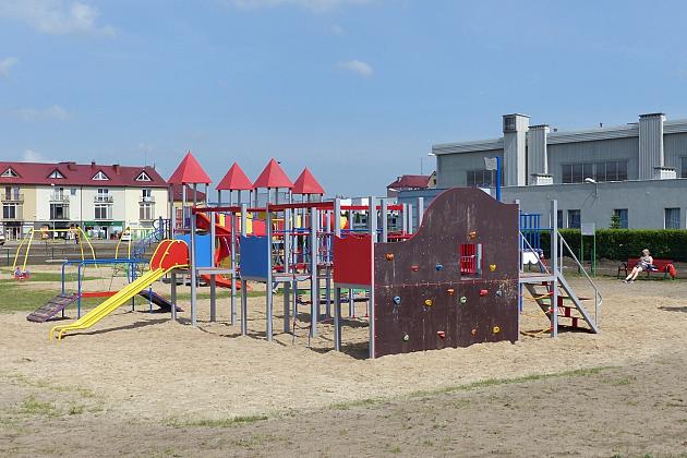 Nowy plac zabaw na Osiedlu Sportowa