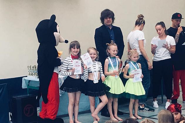 Sukcesy młodych tancerek z SP 8