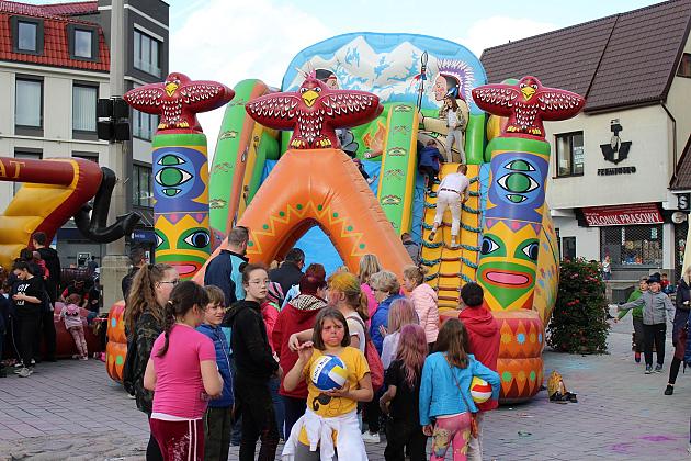 DZIEŃ DZIECKA. Super zabawa na Placu Pokoju
