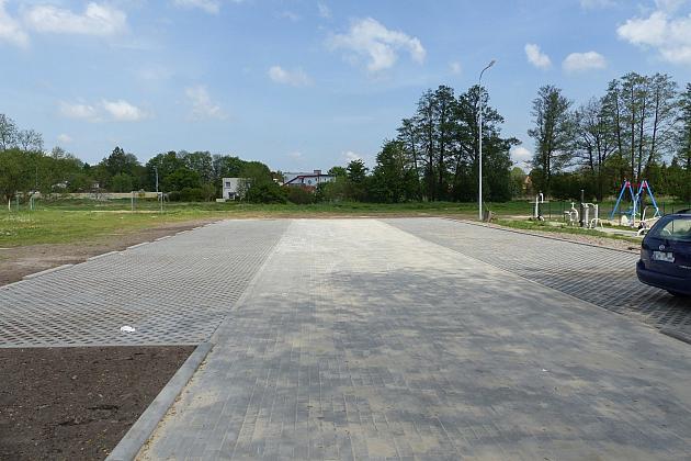 Powstał parking na 28 pojazdów przy placu zabaw