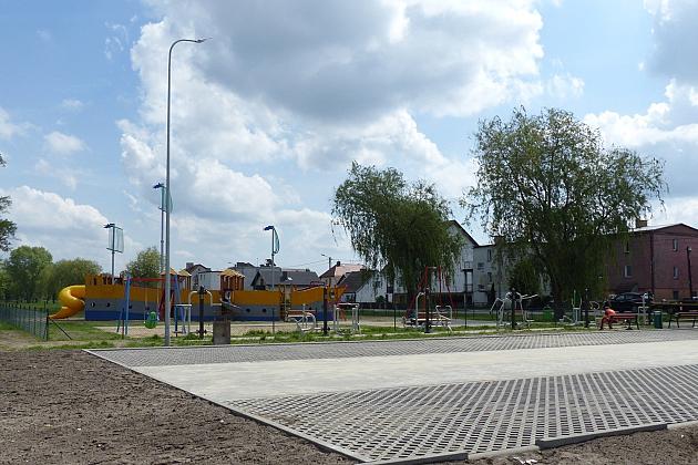 Powstał parking na 28 pojazdów przy placu zabaw