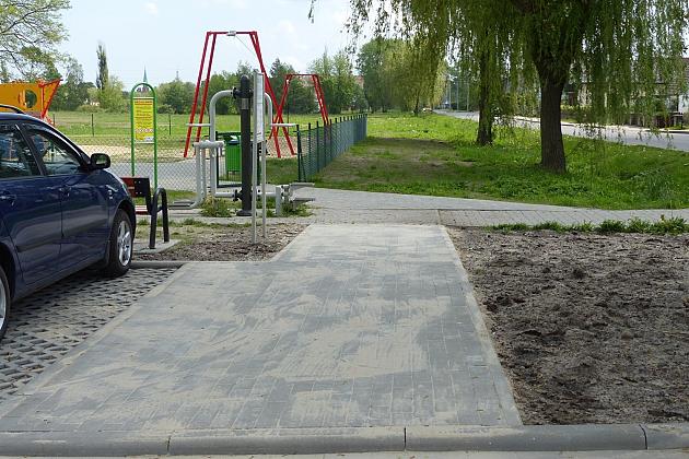 Powstał parking na 28 pojazdów przy placu zabaw
