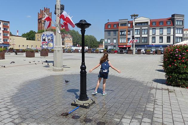 Chłodna bryza na Placu Pokoju