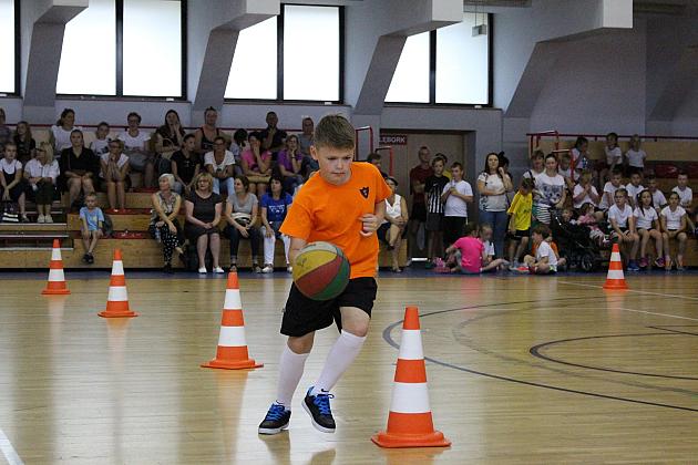 „Kto z nas lepiej i prędzej” – Konkurs Sportowy dla Szkół Podstawowych