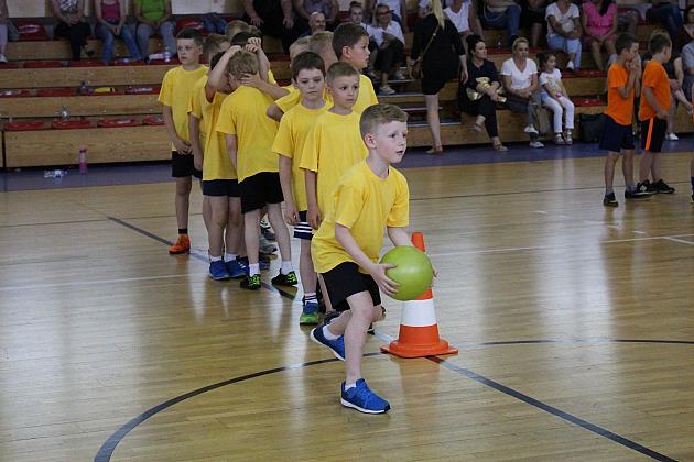 „Kto z nas lepiej i prędzej” – Konkurs Sportowy dla Szkół Podstawowych