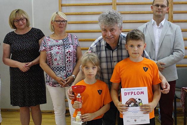 „Kto z nas lepiej i prędzej” – Konkurs Sportowy dla Szkół Podstawowych