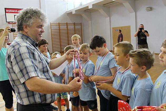 „Kto z nas lepiej i prędzej” – Konkurs Sportowy dla Szkół Podstawowych