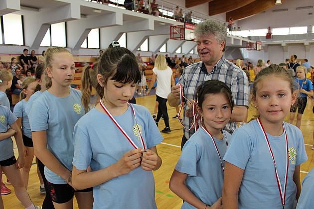 „Kto z nas lepiej i prędzej” – Konkurs Sportowy dla Szkół Podstawowych