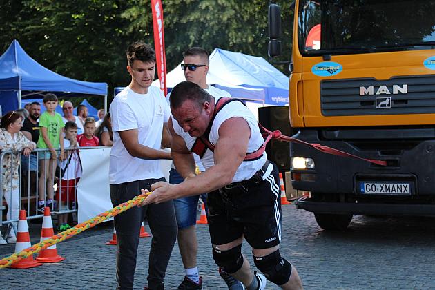 Tytani pokazali siłę na Placu Pokoju
