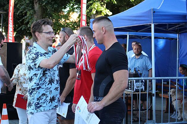 Tytani pokazali siłę na Placu Pokoju