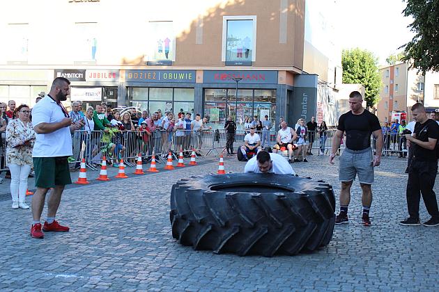 Tytani pokazali siłę na Placu Pokoju